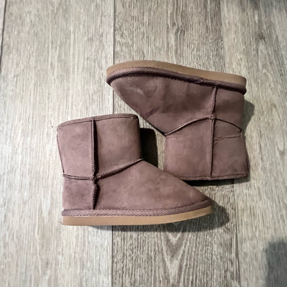 Girls Old Navy Boots - Picture 3 of 3
